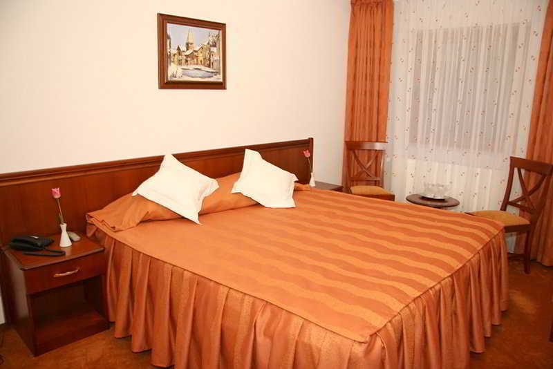 Hotel Reina Bucharest Exterior photo
